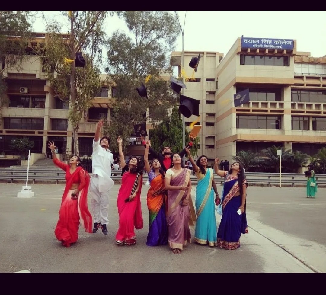 Bandananiky's tweet photo. The best remebrable thing for me . When honored with graduation from one of the best university #universityofdelhi🎓❤️
#bestfrndsforever❤️
#2017goals https://t.co/UiIjcokuah