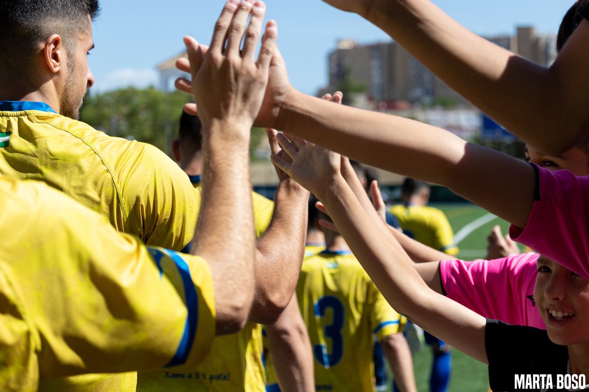 💛 Solo queda esperar para saber si el equipo finalmente asciende a 3RFEF o no, pero lo que si es seguro que esta plantilla y cuerpo técnico nos han hecho sentirnos orgullosos de ellos cada partido, cada entrenamiento 👏🏻

🎶...𝘾𝘼𝙉𝙏𝘼𝙍𝙀𝙈𝙊𝙎 𝙏𝙊𝘿𝙊𝙎 𝙐𝙉𝙄𝘿𝙊𝙎...🎶