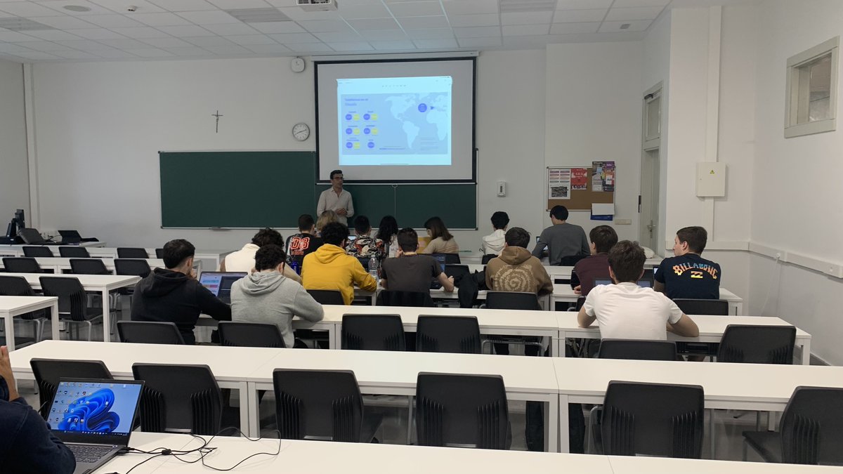 IngDeusto's tweet photo. 🔵Hoy ha estado con el alumnado de 3º del doble grado de CDIA, Pablo Vidal López, Head of Technical Account Manager @Telefonica ➡️hablamos del uso y aplicación del #bigdata y la #inteligenciaartificial en el mercado de Telefónica como en la aportación de valor para el cliente https://t.co/3Q6RYHI0cm