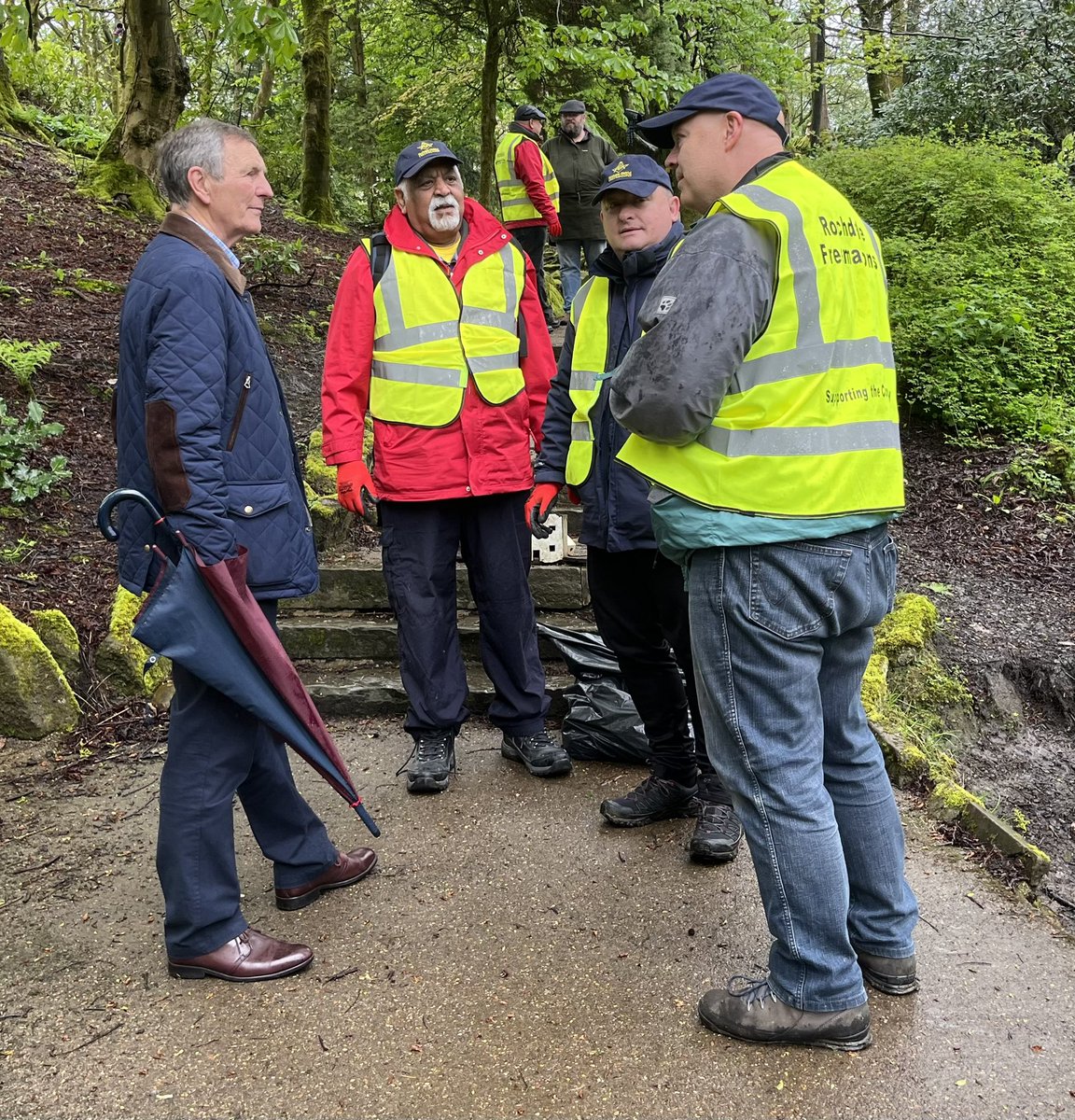 @RochdaleDistri1 &amp; @ApgmEastern get a visit from our DepPGM to keep up morale on the Big Help Out at Stubblylee Community Greenhouses #Freemasons
#theSquareMagazine
#UGLE_GrangdLodge
#TogetherEastLancs
#Freemasonry
#el2026
<a href="/Freemasonry2day/">Freemasonry Today</a>
<a href="/WorvellMichelle/">Michelle Worvell</a>