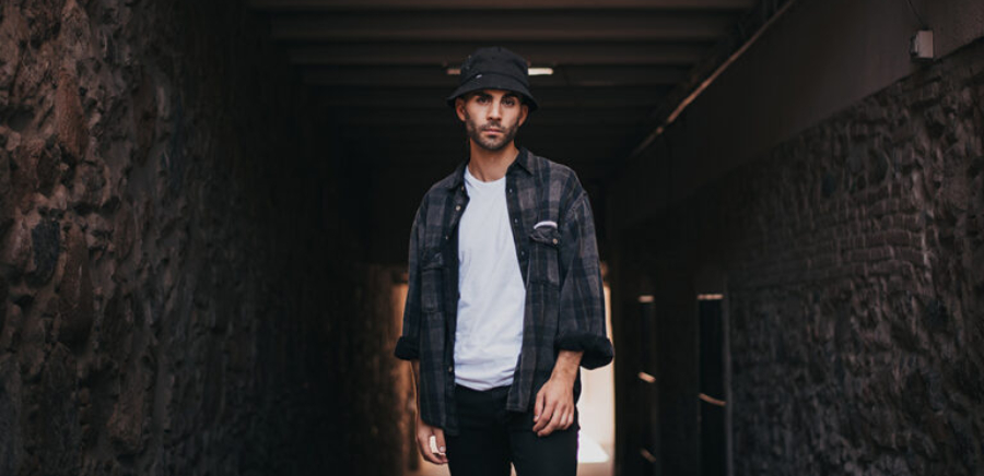 musicazul's tweet photo. [Noticias]

Kovitch presenta nuevo single: 'Escolta'. ¡Escucha la música del artista barcelonés en todas las plataformas digitales!

➡️ https://t.co/wO8O9tT9UB

#Kovitch #Escolta https://t.co/zWyM1ZeJMD