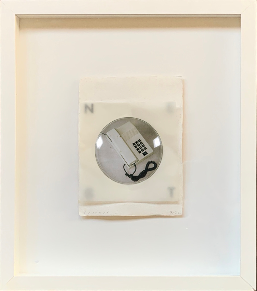 Jaume Plensa
"Nest" (Multindus)
Collage de papel vegetal, fotografía, letras y esfera de plástico sobre papel Aquari en caja de madera
Año: 1996
Dimensiones: 21,5 x 15,5 cm
Tirada de 20 ejemplares
Firmado y numerado a mano

Más información: bit.ly/444DGut