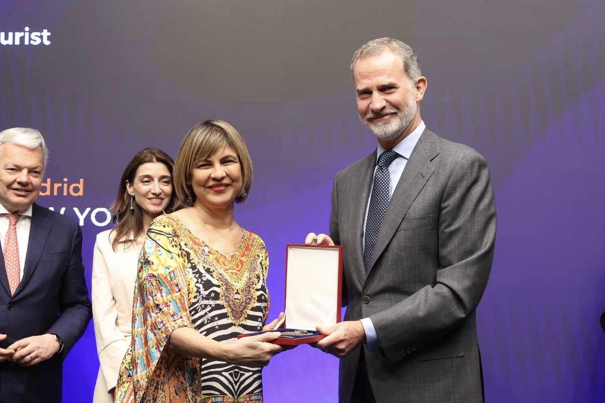 Durante la presentación del “#WorldLawCongress Nueva York 2023”, el Rey ha entregado Medallas de Honor “Ruth Bader Ginsburg” 2023 y “World Jurist Associaton”.

➡️casareal.es/ES/Actividades…