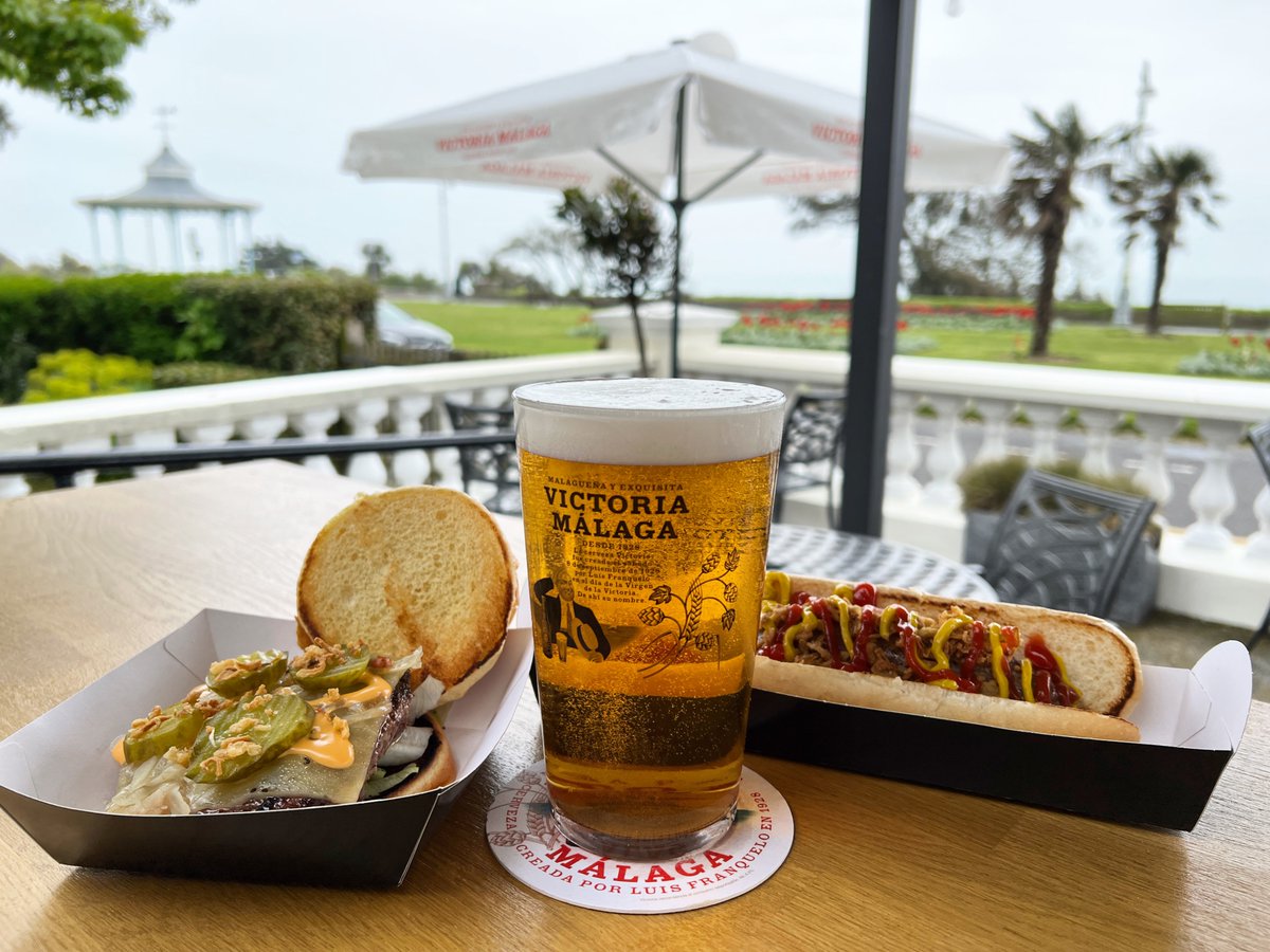 TheCliffeFolkes's tweet photo. Come and enjoy a nice relaxing bank holiday afternoon as weโve fired up the BBQโฆBeers, Burgers & Hotdogs!!! ๐บ๐๐ญ #hotdogs #burgers #bbq #thecliffe #theleas #oceanview #folkestone #kent #beach #cocktails https://t.co/WPGa16GDuO