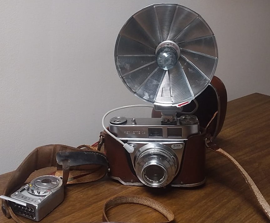 GrandOakAuction's tweet photo. Online auction: https://t.co/y7mhqclVkj
View @ our offices
Vintage Kodak Retienette IA Camera with Soligor Flash + Bulbs & Sekonic Light Meter
#Vintagecamera #kodakretienetteia #sekoniclightmeter #soligorflash #collectiblecamera #onlineauction #grandoakauctions #antiquesauction https://t.co/NQ2tuY6t7y