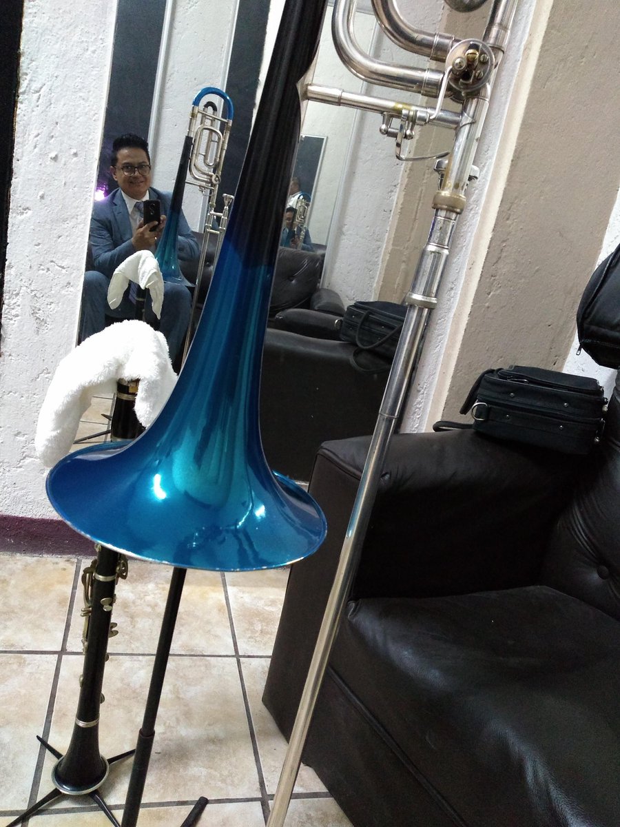FelipeFonsecaM's tweet image. Me encanta siempre cambiar de color mi #BachTrombone y armar la #Gozadera disfrutando el evento en práctica #FeFo #LosYaguaru #MisFotos #MyPictures