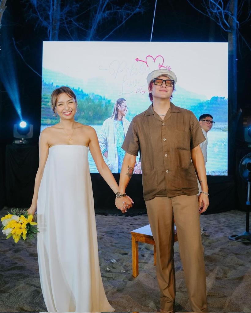 rainahverse's tweet photo. TAAS KAMAY PAA MGA LUMAKI SA KATHNIEL!!!! https://t.co/OJYK5rFYy1