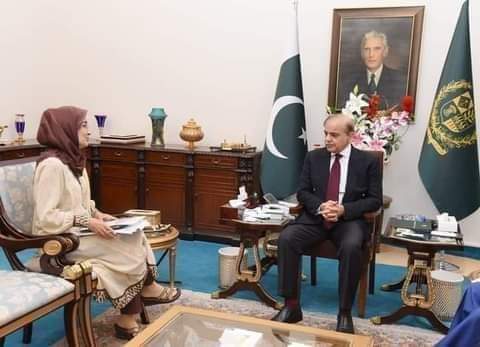 JUIAnswersBack's tweet photo. بلآخر وزیراعظم شہباز شریف کی ذاتی دلچسپی اور کوشش سے ڈاکٹر عافیہ صدیقی کی بہن کو امریکہ کا ویزہ مل گیا ڈاکٹر فوزیہ صدیقی پہلی بار اپنی بہن سے امریکہ جا کر جیل میں ملاقات کریں گی۔
10 سال اسی کیس میں بالٹی خان یوتھیوں کو بےوقوف بتاتا رہا https://t.co/1JpphBp2A0