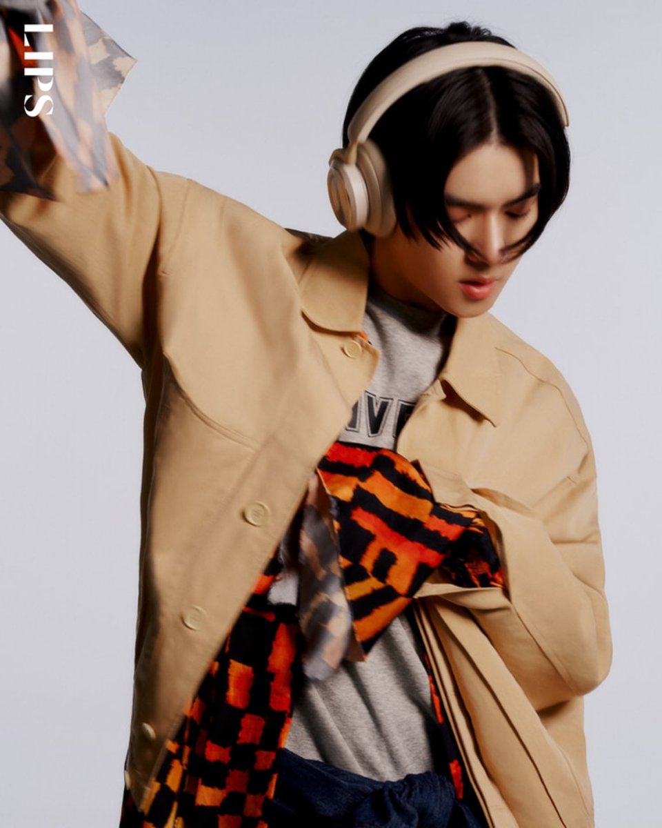 AmmodelAu's tweet photo. 🙇‍♀️👟 @Converse   @yorch_ent 

#LIPSMAGAZINE
#YorchEntertainment
#SevenYORCH
#yorch_yongsin
#ammodel https://t.co/J0U5KiXhiq