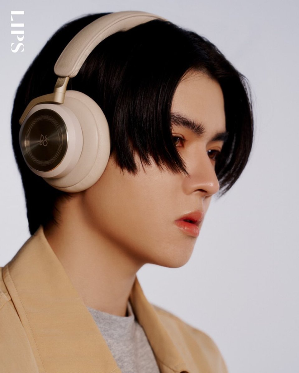 AmmodelAu's tweet photo. 🙇‍♀️👟 @Converse   @yorch_ent 

#LIPSMAGAZINE
#YorchEntertainment
#SevenYORCH
#yorch_yongsin
#ammodel https://t.co/J0U5KiXhiq