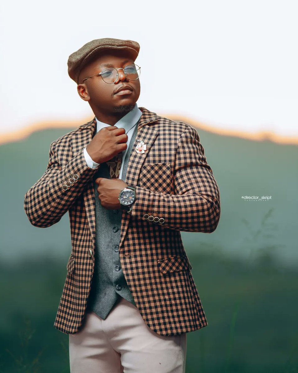DirectorSkript's tweet photo. Hey am a photographer 0882728135/0996657575 book me for your events ♥ https://t.co/2vOtQQcZ4k