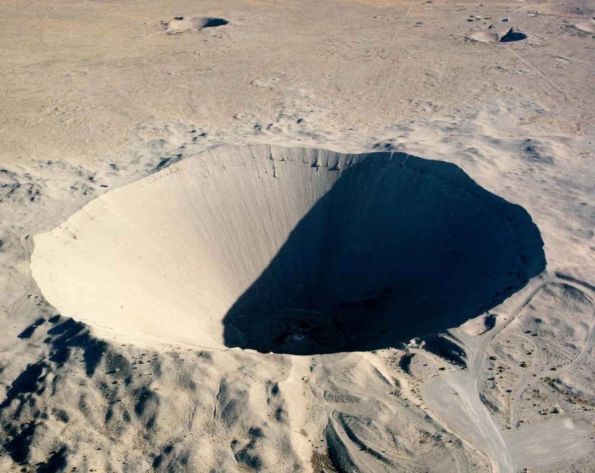 EdConwaySky's tweet photo. ☢️THREAD☢️
The Sedan crater in Nevada.
It’s the biggest man-made crater in America and is on the national register of historic places. But it’s also a reminder of one of the more surreal episodes in recent history, one which will sound totally madcap today, but really DID happen https://t.co/3LO0vIyRCV