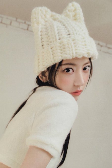 FvmfOKQaYAIWD13?format=jpg&name=small