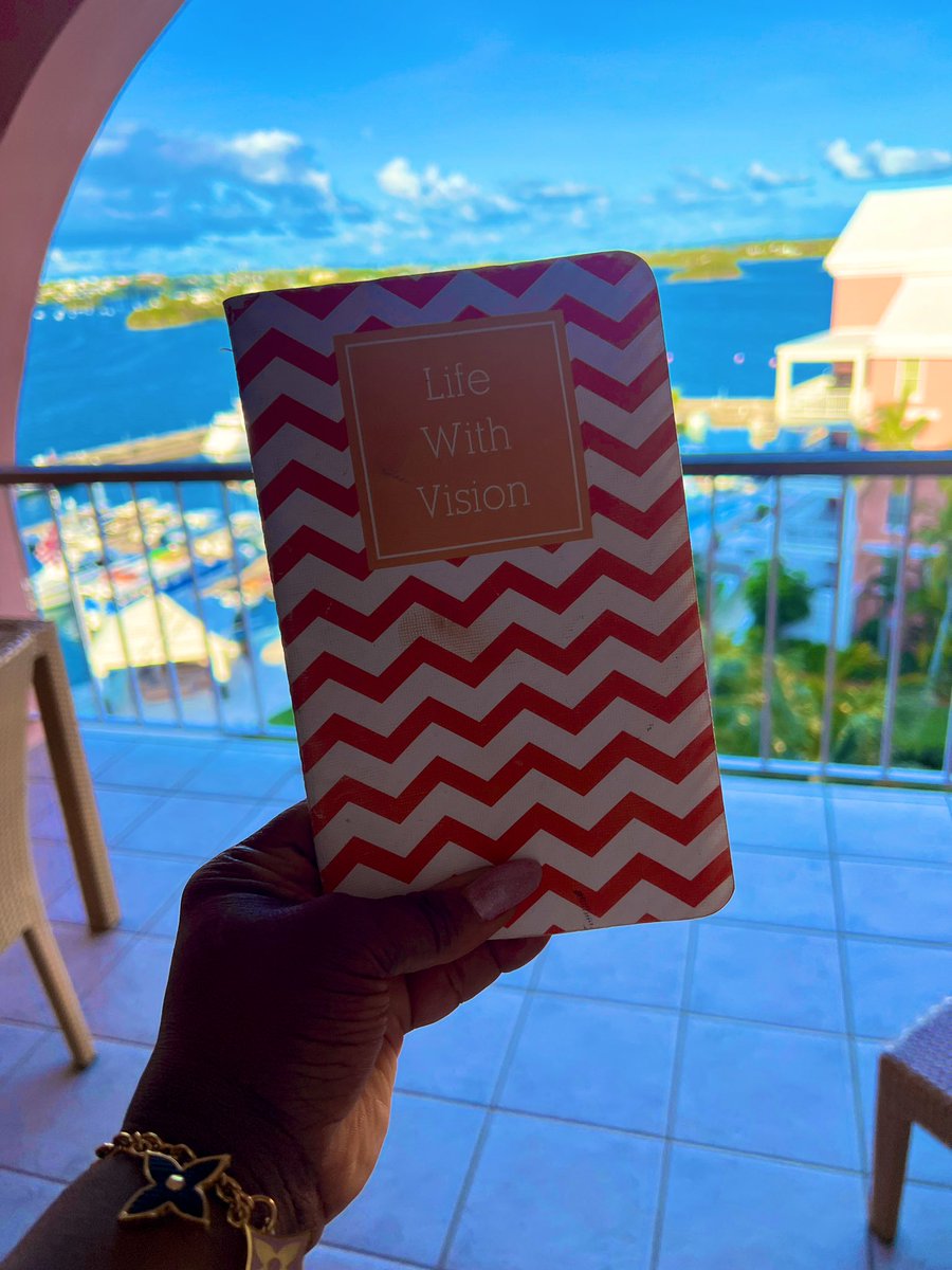 bevysmith's tweet photo. Just a reminder, go out today & live a #LifeWithVision https://t.co/SJtmZC2hHl