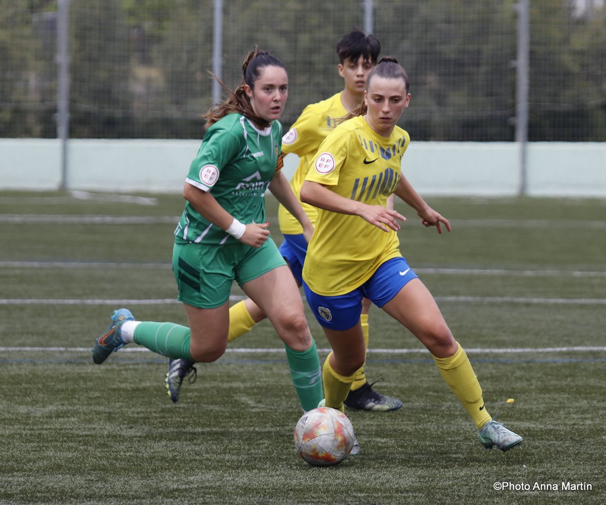 AnnaMartinB's tweet photo. J29 3 Fontsanta - 1 Fund. Cornellà 1ª Nac. Fem.
Ahir es va viure un partit molt important per la Fontsanta. En el qual el treball, sacrifici i implicació de tot l'equip van ser els ingredients. Cal destacar el nivell competitiu demostrat ahir per tot l'equip. FELICITATS EQUIP.👏 https://t.co/kE03O1wUTn