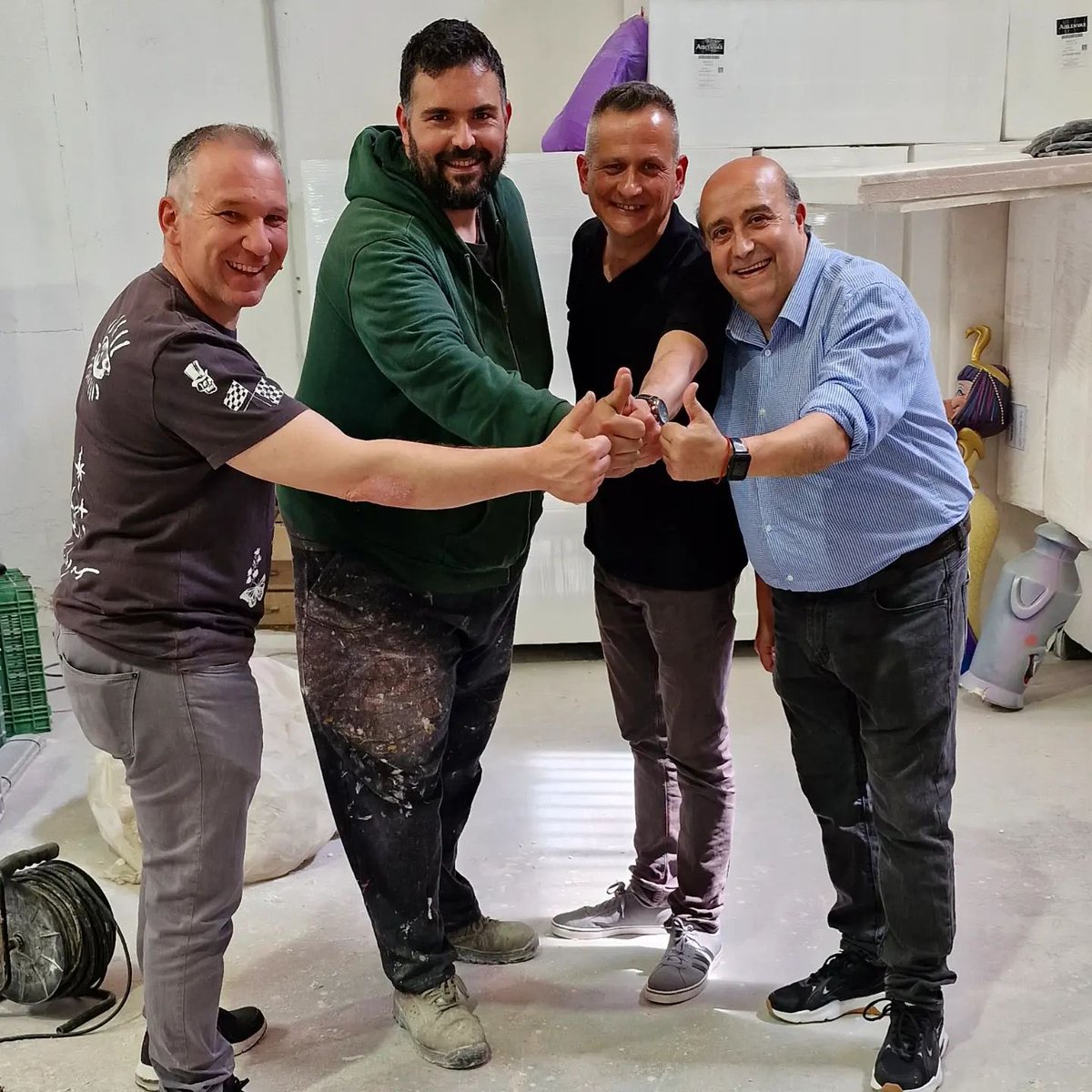 La Falla Poeta Emilio Baró-Enrique Ginesta renueva a Víctor Caballero y Juanjo Salom #fallas #falles