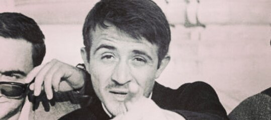 Domani, 45 anni senza la sua voce spezzata da criminali mafiosi. Ma PEPPINO ha continuato ad esistere nella memoria attiva di tanti giovani, tante Associazioni, tanto cuore resistente sparso per il Paese. La mafia era e resta "una montagna di merda" e di viltà
#peppinoimpastato