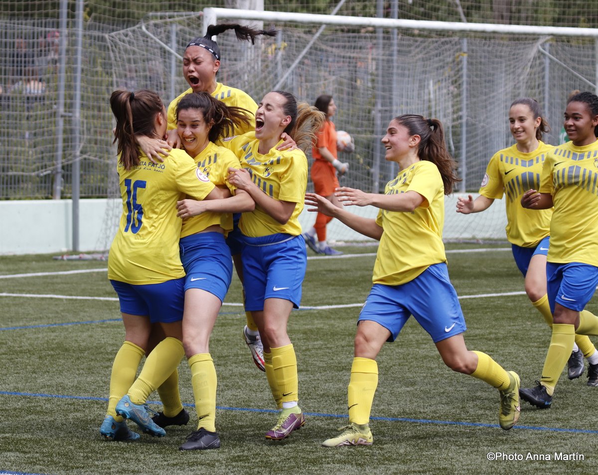 AnnaMartinB's tweet photo. J29 3 Fontsanta - 1 Fund. Cornellà 1ª Nac. Fem.
Ahir es va viure un partit molt important per la Fontsanta. En el qual el treball, sacrifici i implicació de tot l'equip van ser els ingredients. Cal destacar el nivell competitiu demostrat ahir per tot l'equip. FELICITATS EQUIP.👏 https://t.co/kE03O1wUTn