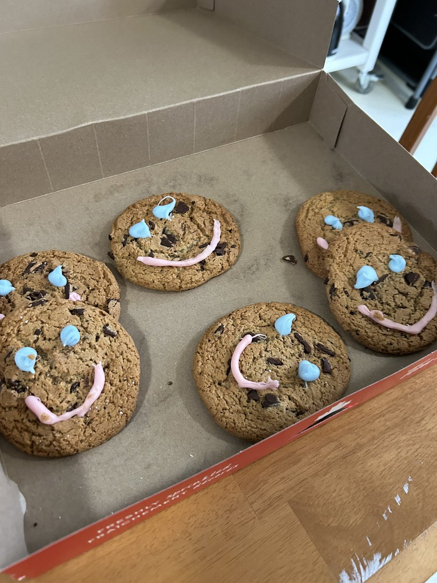 OrilliaYC's tweet photo. Monday & Tuesday Update
We are closed for a couple of days to rest & rejuvenate after an amazing Youth Week and Smile Cookie Campaign. See you Wednesday.
#orillia #youth #orilliayouthcentre #selfcare #restup #closed #community #smilecookie #orillianationalyouthweek #cookiecoma https://t.co/Sulq57hhDJ