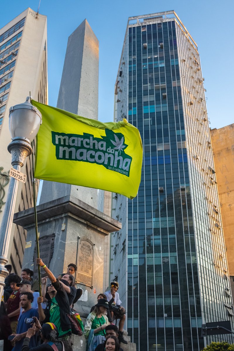 atirafoto's tweet photo. Você é a favor da legalização da Maconha?
ft: Maxwell Vilela
Para mais fotos clique aqui: https://t.co/pglUvFAkOz
@MarchaMaconhaBH @LulaOficial #Marchadamaconha #CannabisCommunity #Legalizastf #BeloHorizonte #Ruasdebh #streetphotography #midiativismo #smokeweed https://t.co/NhxPxmufSY