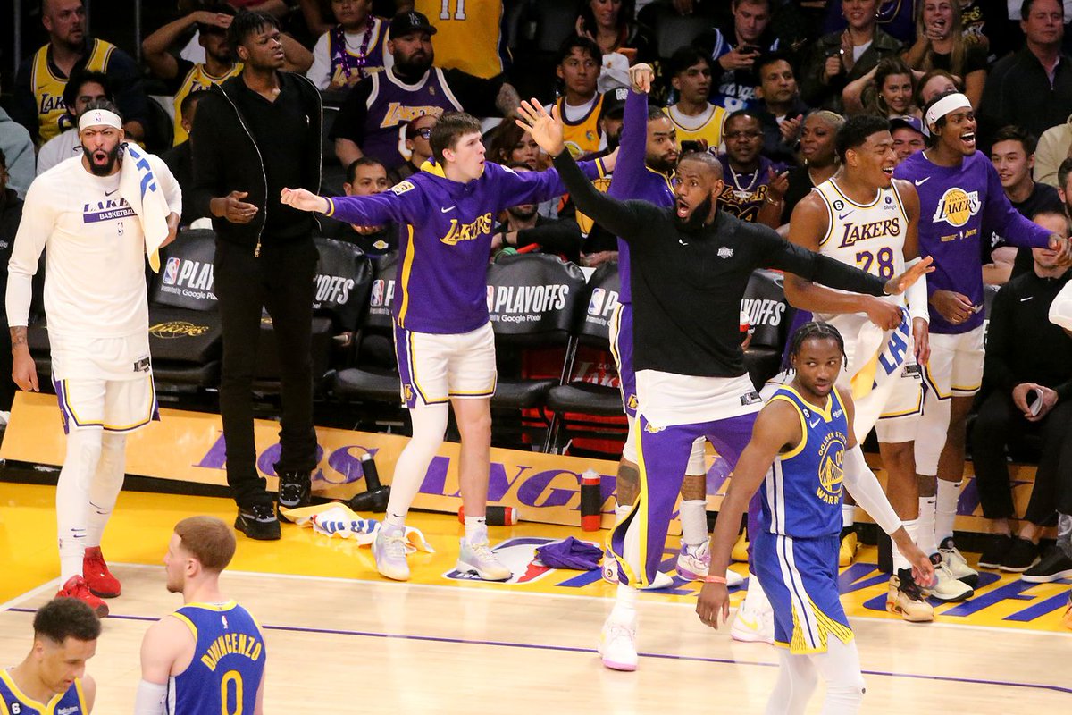 asianconnect_'s tweet photo. The Lakers bounced back in a big way with a convincing Game 3. Winning 127-97 to take a 2-1 series lead. 

#LAL #nbaplayoffs #asianconnect https://t.co/z4Vse0ROTV
