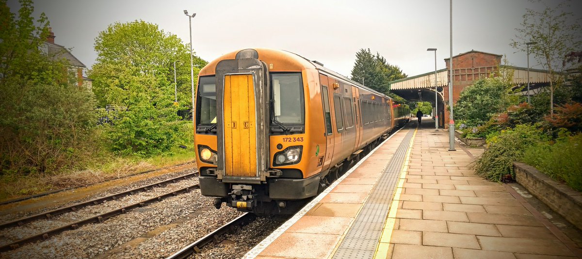NotYOLOSmh's tweet image. First 172/3 ✅️

Can't like they look a bit weird

#Class172 @WestMidRailway