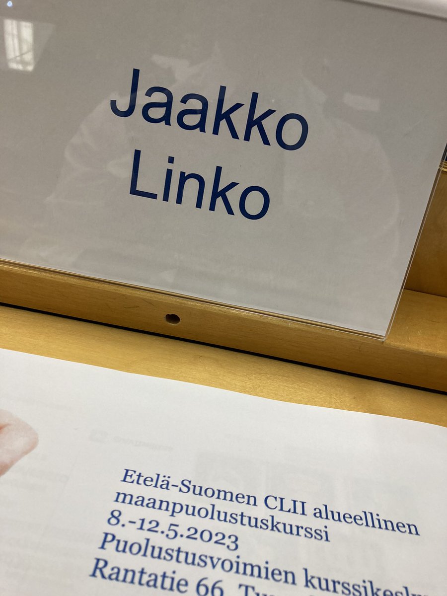 JaakkoLinko's tweet photo. Useampaan kertaan olin aikoinaan luennoimassa LSSAVIn kursseilla kirkon HeHu-jutuista. Nyt sain viimein kutsun itse kurssilaiseksi toisessa roolissa! Teollisuuspalopäälliköllä nyt vähän erilainen työviikko... #avimaanpuolustuskurssi https://t.co/IQipkUZBab
