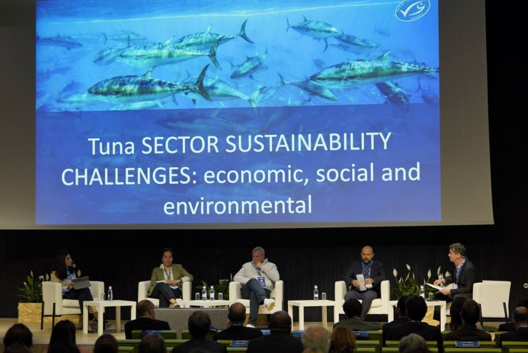 <a href="/NicolasGuichoux/">Nicolas Guichoux</a>, director de Programas en MSC “MSC quiere conseguir más #Sostenibilidad medioambiental en las zonas pesqueras, pero también tenemos la necesidad de poner sobre la mesa la sostenibilidad social y económica”.
<a href="/BermeoTunaForum/">Bermeo Tuna Forum</a> 🐟🐟🐟
🆕 bit.ly/42z5e9K