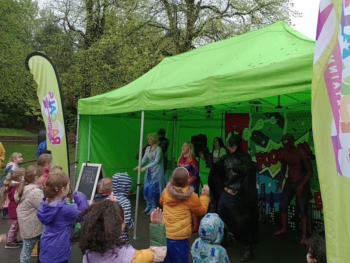 The rain has eased off &amp; there's plenty to see &amp; do at the Valley Gardens today. Chat to us about volunteering, say hi to <a href="/soroptimist80/">SI Harrogate & Dis</a> &amp; <a href="/HgateDramatics/">Harrogate Dramatic Society</a>, meet some super heroes  &amp; tell us about your top community king &amp; queen #coronation #BigHelpOut