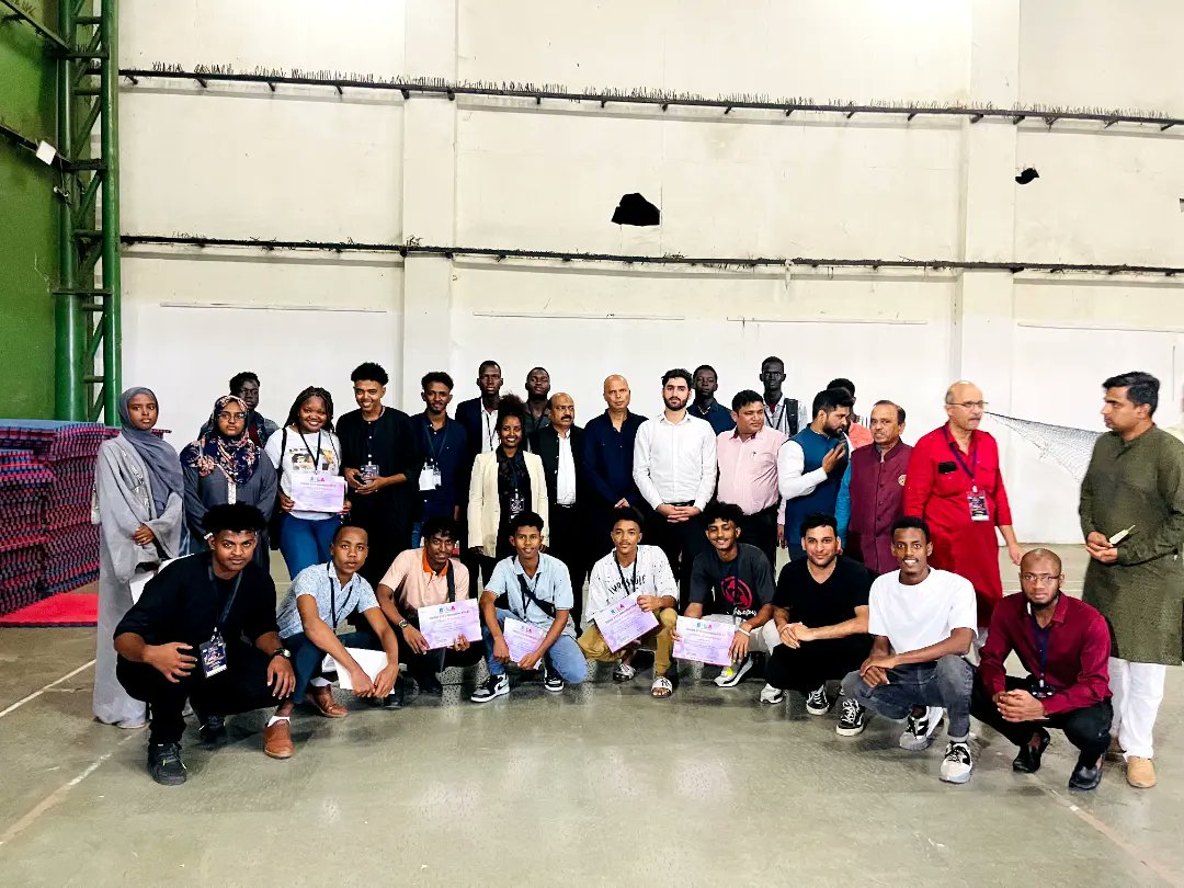 OchanSanto's tweet photo. Rotary international Youth Leadership Award 2023 organised by Rotary district 3131, AASI-Pune and Imagine Rotary.
The district Governor Dr. Anil Parmar was the chief guest.
A great moment and session on leadership by Mr. Vishal  and Time Management by the club president Mr. Anish https://t.co/3ttYJUVbzx