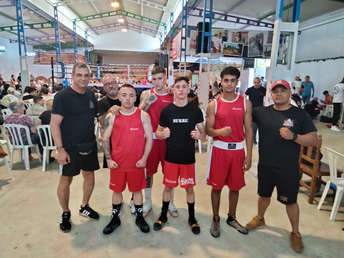 BoxeoAleman's tweet photo. 🥊 Buena tarde de boxeo la de ayer en Málaga

👊🏼 Parte del @club_de_boxeo_aguadulce y C. D. Alemán Castillo 

📋 Nuestro púgiles Adrián "El Turco" Morgül y Dani "Movidas" perdieron. Adrián por decisión y Dani por RTD. 

💪🏼 Lo importante es que seguimos sumando experiencias (...) https://t.co/naJuUFDOR0