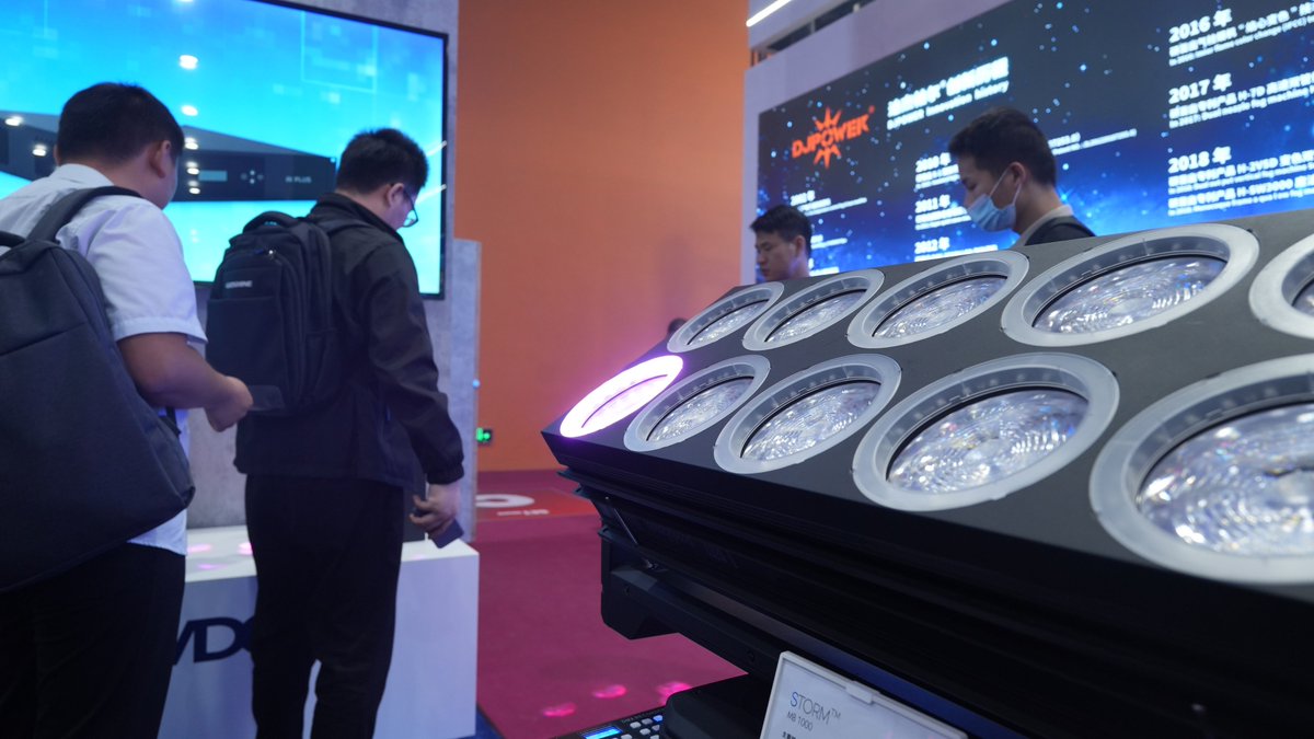 ACME_Lighting's tweet image. A look inside our first day of exhibition at GETshow2023
A vast collection of our classic and latest equipment.
Our team is busy engaging with a sea of visitors and buyers.
At 5B-01, ACME team is here for you until May 11th .
#acmelighting #getshow #stagelight #lightingdesigners