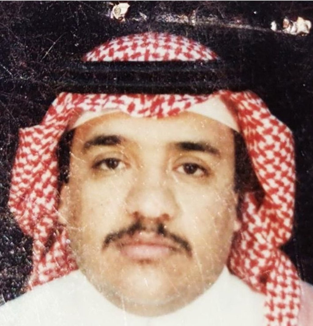 أحسن الله عزاءنا وعزاء أسرته وذويه وجبر مصابهم ومصابنا في ابن العم وصديق العمر ورفيق الروح سعيد بن محمد بن قربان عسيري.
اللّهم ارحمه وأغفر له واجعل قبره نوراً لا ينقطع حتى تبعثه آمناً مطمئناً، وأن تجعل ما أصابه من أسقامٍ في ميزان حسناته ورفعةً في درجاته.
وإنا لله وإنا إليه راجعون