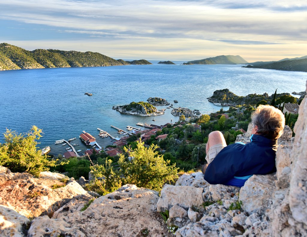 antkulturturizm's tweet photo. Muhteşem doğası, tarihi dokusu ve sıcak atmosferiyle ünlü #Kaleköy, Türkiye'nin en özel yerlerinden biri.
Likya Yolu'nun en güzel noktalarından birinde yer alan bu küçük kasaba, antik #Simena Kalesi ve denize uzanan tarihi hazineleriyle göz kamaştırıyor.
#görmelisin #Antalya https://t.co/6qiZUY4AkA