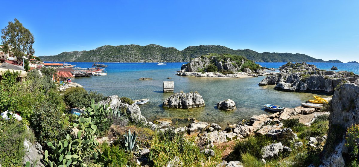 antkulturturizm's tweet photo. Muhteşem doğası, tarihi dokusu ve sıcak atmosferiyle ünlü #Kaleköy, Türkiye'nin en özel yerlerinden biri.
Likya Yolu'nun en güzel noktalarından birinde yer alan bu küçük kasaba, antik #Simena Kalesi ve denize uzanan tarihi hazineleriyle göz kamaştırıyor.
#görmelisin #Antalya https://t.co/6qiZUY4AkA
