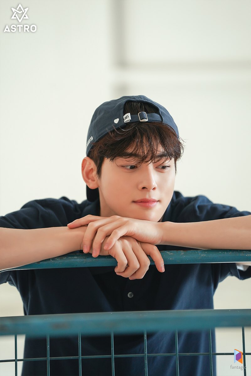 chaeunwoodaily's tweet photo. Cha Eun Woo for Giordano Korea..

230508 @offclASTRO
#ChaEunWoo | #차은우 | #チャウヌ | #车银优 | #ชาอึนวู | #이동민 | #로하수호 | #아스트로 | #ASTRO (3) https://t.co/i3vbJZJLrv