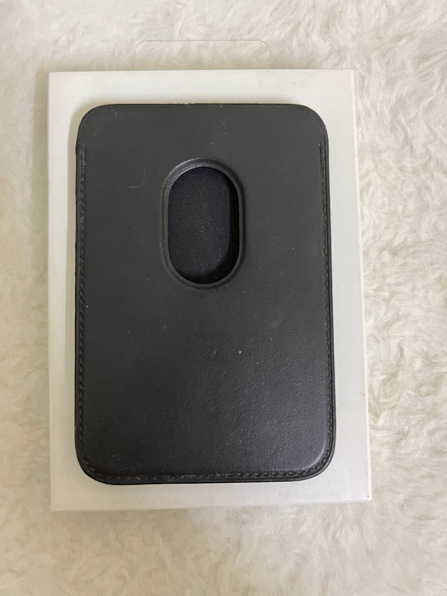 sellpajeng's tweet photo. ส่งต่อ iPhone leather Wallet with MagSafe สีดำ ส่งต่อ1,200รส สอบถามเพิ่มเติมได้นะคะ #magsafe #ส่งต่อiphone #ส่งต่อmagsafe #magsafewallet #ส่งต่อไอโฟนมือสอง #ส่งต่อmagsafe https://t.co/4kjQnfz96V