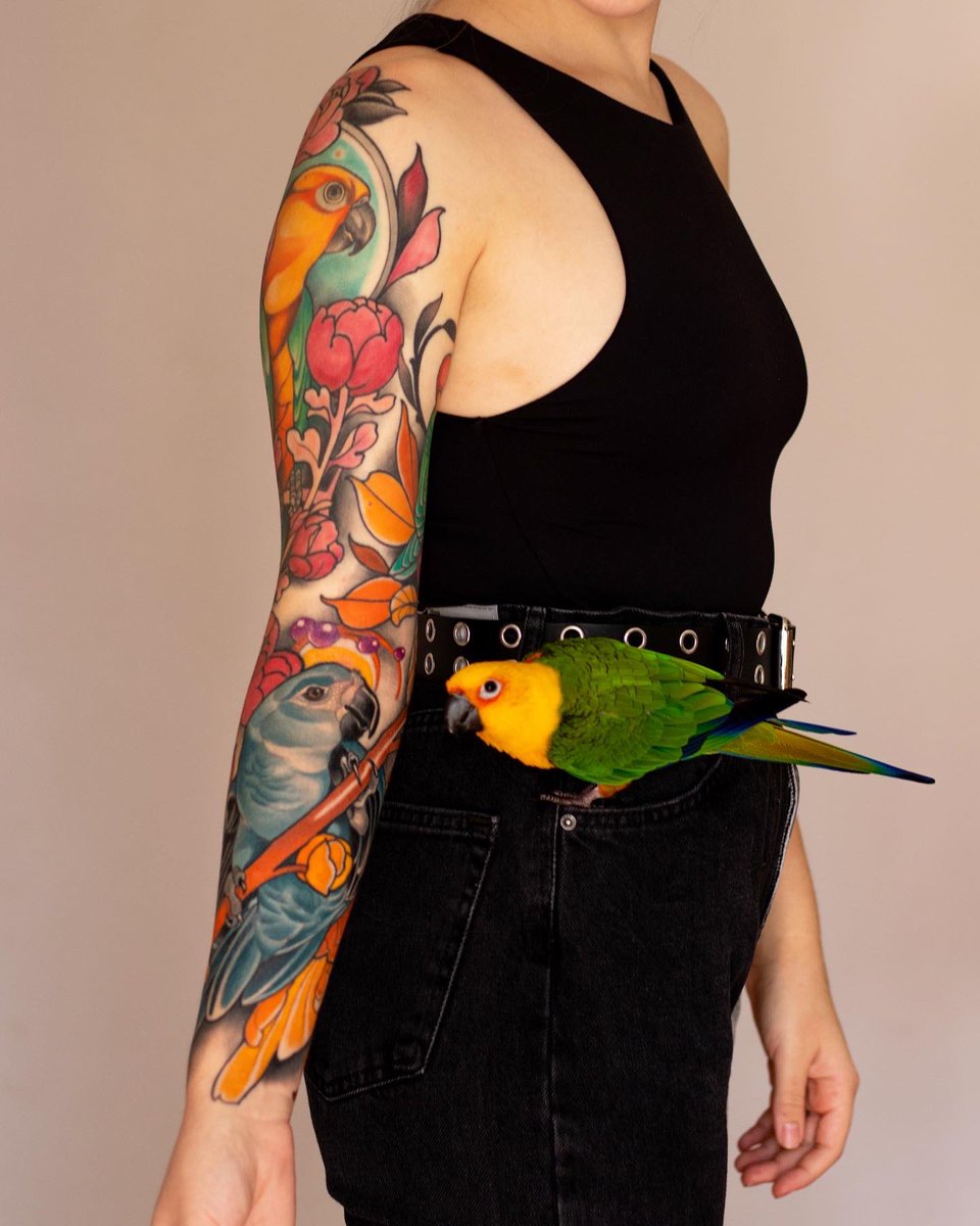 🦜💗💗💗
.
.
.
.
.
#parrot #ink #inked #inkedgirls #parrotsleeve #tattoo #tattoos #parrottattoo #colortattoo #neotrad #neotraditional