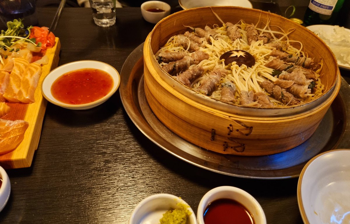 melon_jam_'s tweet photo. 어버이날 오마니 아부지 모시고~😋 https://t.co/dXS5F19HPc