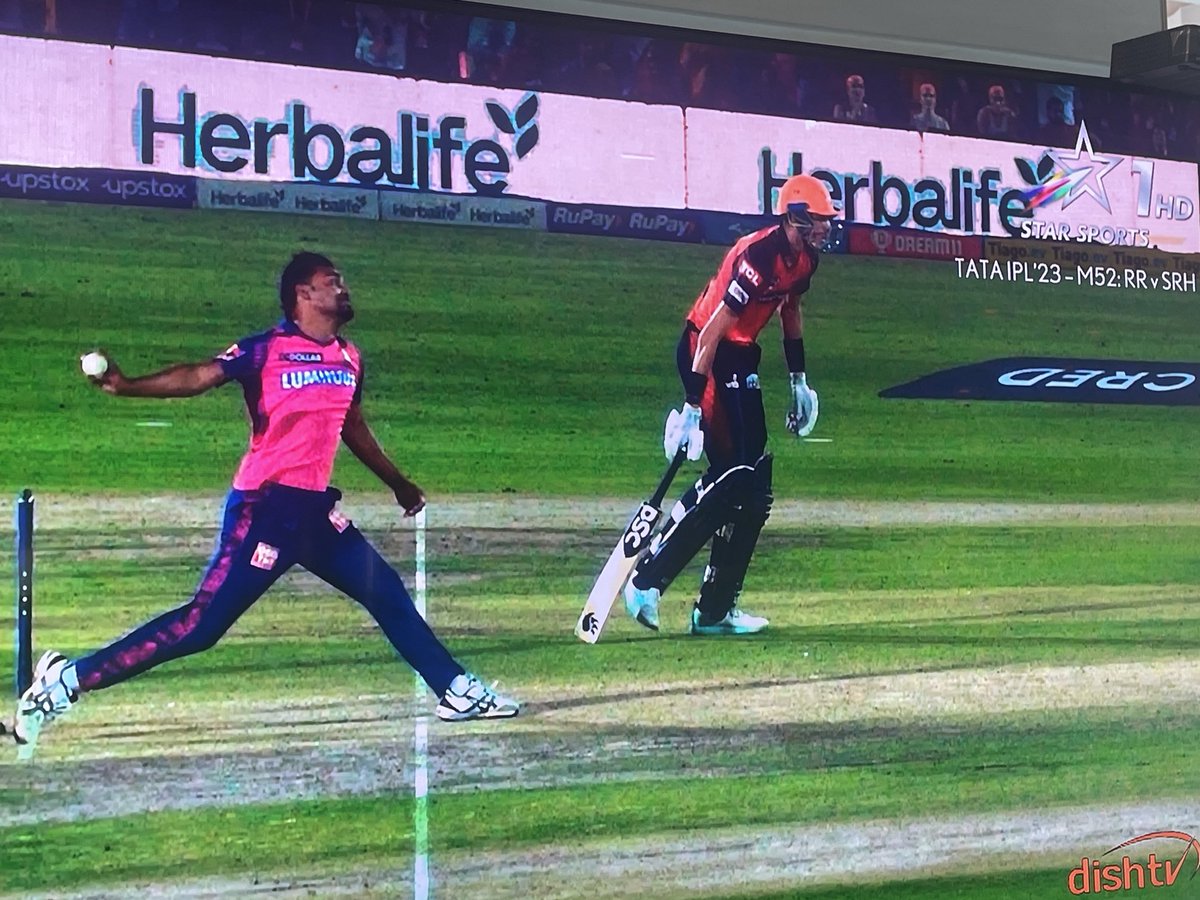 kartikmurali tweet picture
