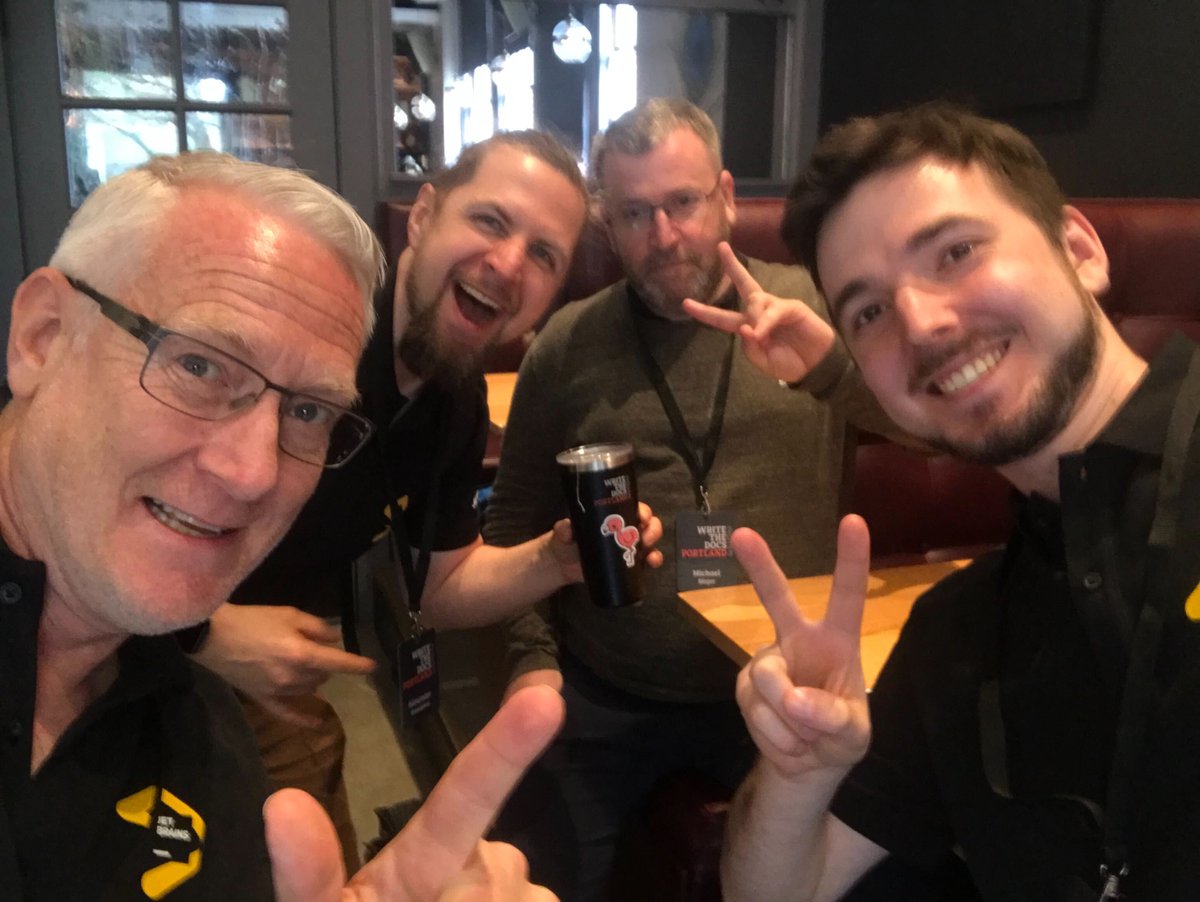 onwriterside's tweet image. Our team @WriteTheDocs: one writer, one marketeer and two devs 👇
Guess who is who and get a t-shirt at our booth 🙃

 #writethedocs