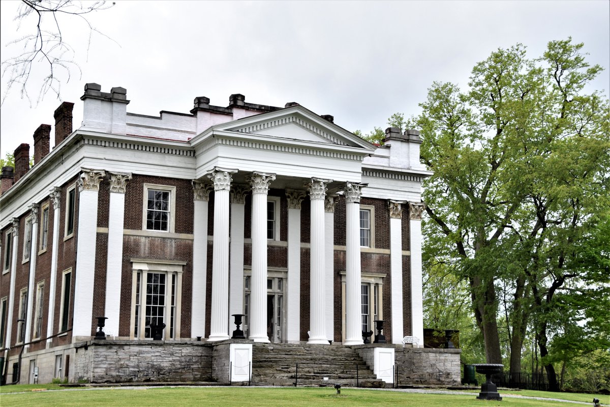 TravelMarilyn's tweet photo. Ward Hall is open for tours. It is near Georgetown, Kentucky.
#georgetown #Kentucky #horse #horsefarm #travel #traveling @gotogtownky #gotogtown #georgetownky
@WardHallPF https://t.co/nE19Bs7fPJ