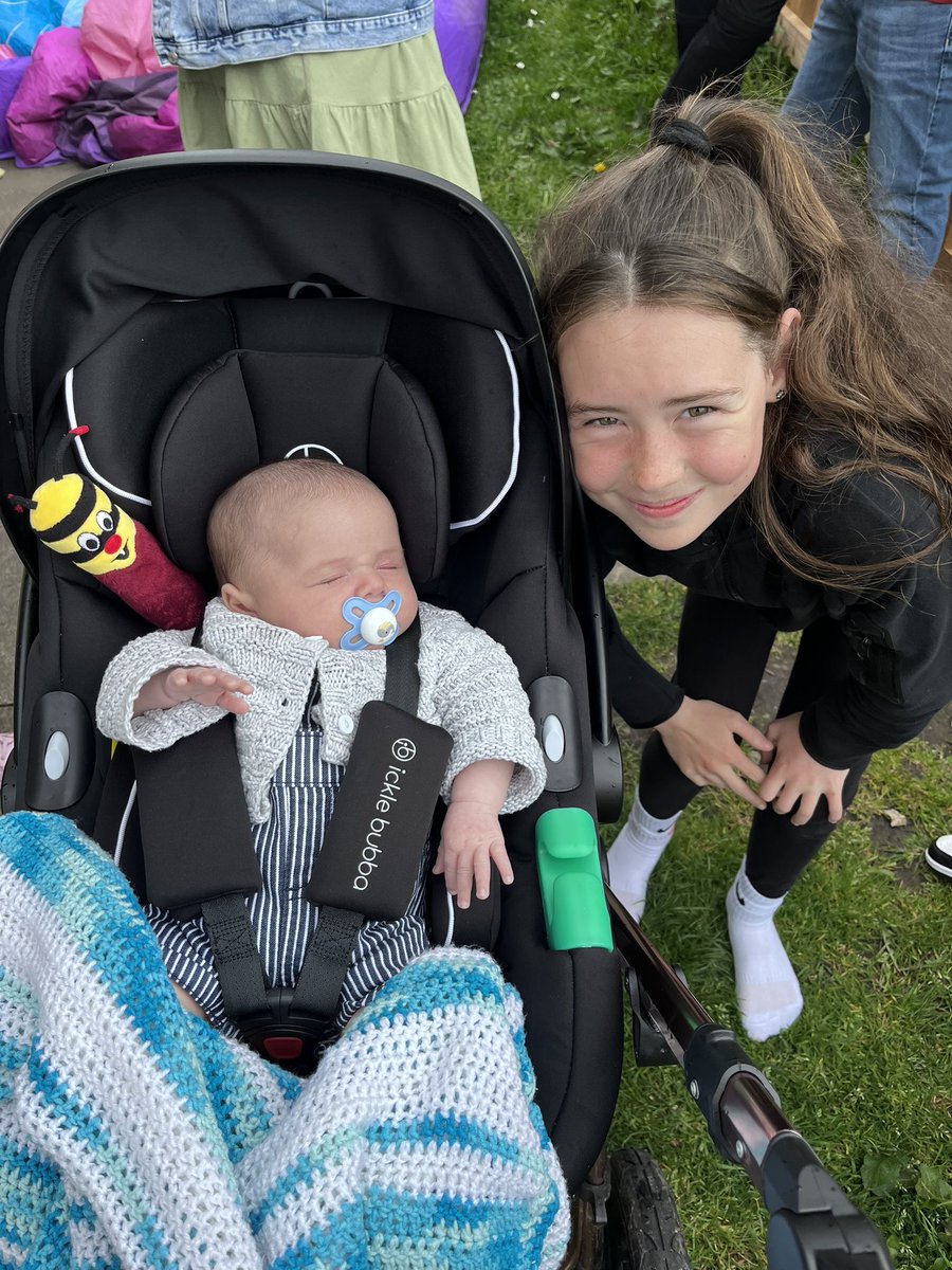 TattersallElle's tweet photo. @BurnleyOfficial Happy 11th birthday Liv! We hope you have the best day on the turf celebrating with the champions! 🏆 🏆🏆 Lots of love from all your family, Phoebe and your new little brother Bertie - James xxxx @BurnleyOfficial https://t.co/LpEftHuKfu