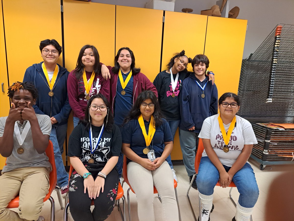 HolubArtDept's tweet photo. VASE jr. was a great success.
8 medals, many memories.
Congratulations, Holub Contestants!
#VASE2023, #winners!, #HolubHawks, #HolubMiddle, #AliefFineArts https://t.co/CGyZzKMkSJ
