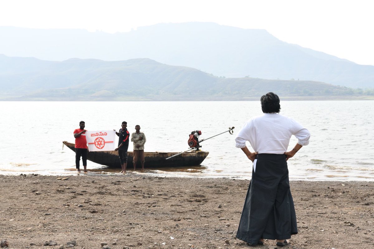 While shooting  for  ‘OG‘ at Wai lake in Maharashtra , met  our Janasainiks;  Singiri Sai, Singiri Rajesh and Sanni John from Kovvur , Rajamundry,  East Godavari.