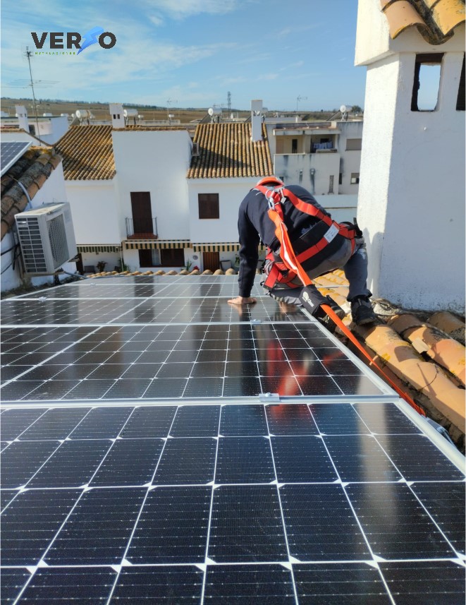 VERSOinstala's tweet photo. ¿Buscas la perfección en la instalación? ✅ @OtovoSolar vuelve a confiar en nosotros para la instalación de placas solares ☀️

⚡En @VERSOinstala ofrecemos los mejores profesionales para la instalación de sistemas de energía solar. https://t.co/Xe8qBJCm8C