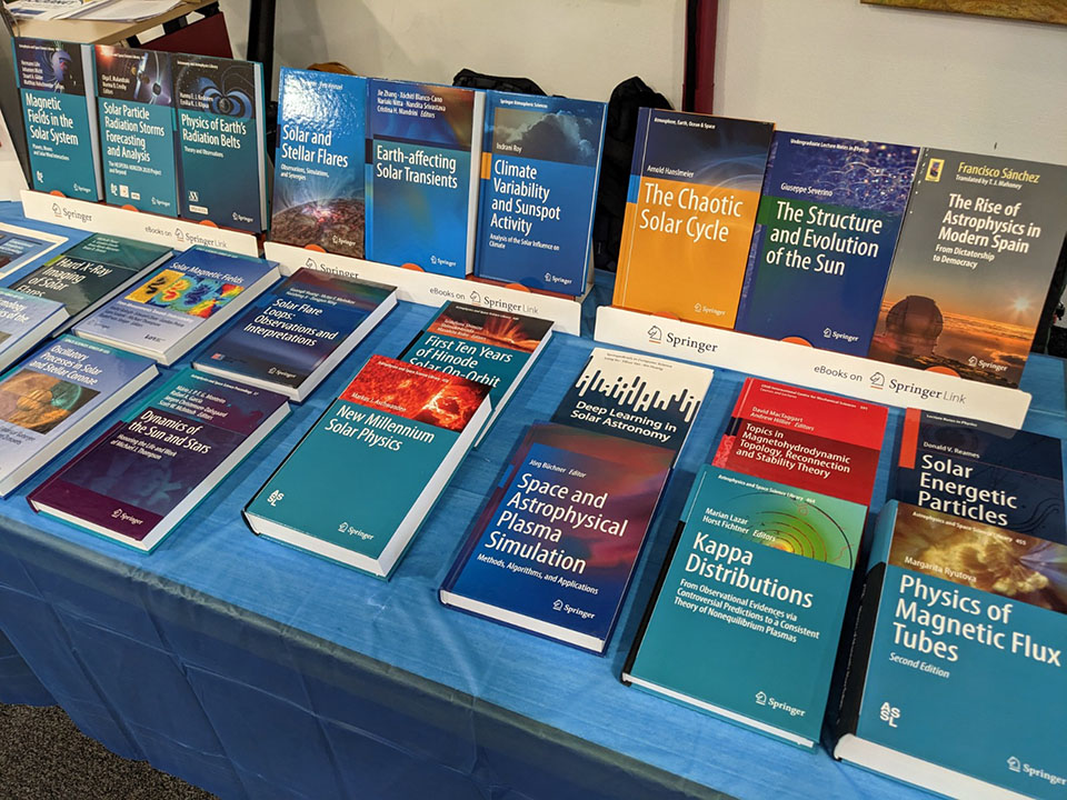 livrev_lrsp's tweet image. This week we are at the #SOLARNET Conference "The Many Scales of the Magnetic Sun" in Potsdam (meetings.aip.de/event/24/overv…): 
Come to browse @SpringerNature books or talk with the editor of #SolarPhysics and #LivRevSolPhys!