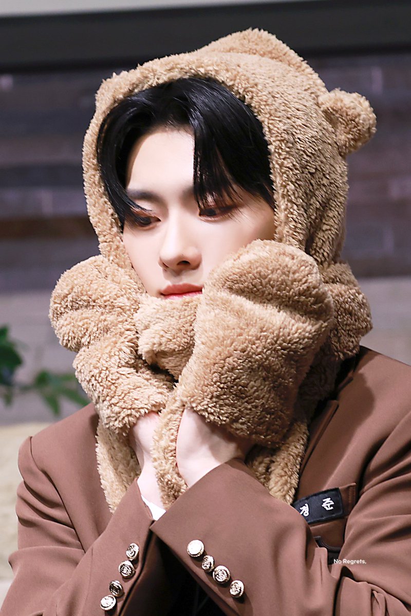 NoRegrets0830's tweet photo. 230219 🐻🐻🐻
#TNX #우경준 #경준 #KyungJun https://t.co/BkUQ2GScxD