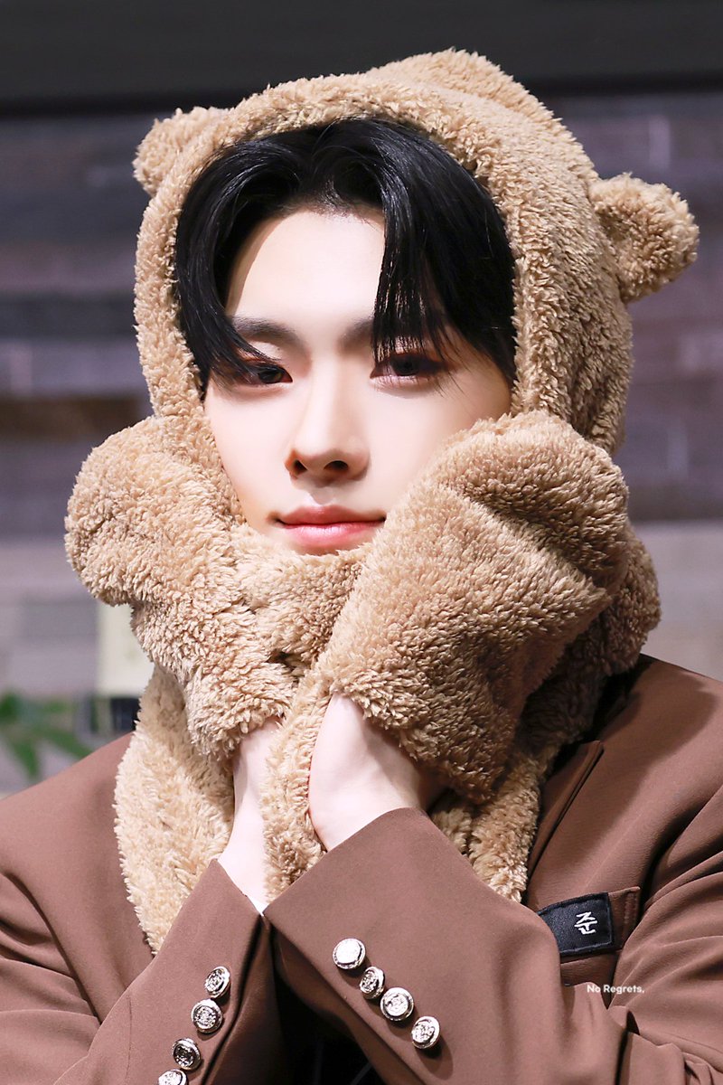 NoRegrets0830's tweet photo. 230219 🐻🐻🐻
#TNX #우경준 #경준 #KyungJun https://t.co/BkUQ2GScxD