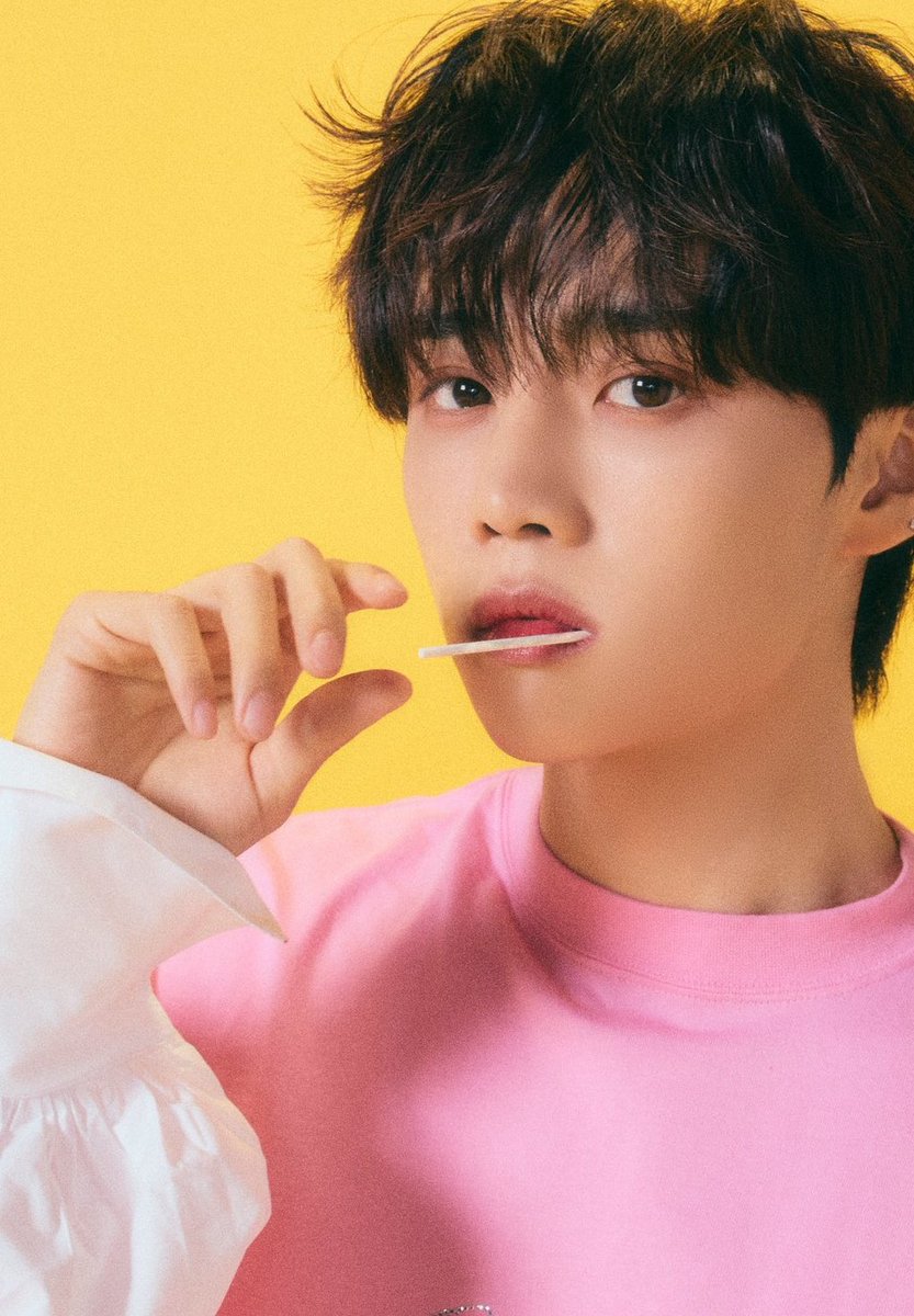 surnwookim's tweet photo. With warm tones of colors and of course, the sweet treats, our teaser aims to capture the irresistible sweetness of the 'Sweet' ver. of our upcoming album, which looks so Delicious that it will leave you craving for more. 🍭 https://t.co/fCwNdXQSBH